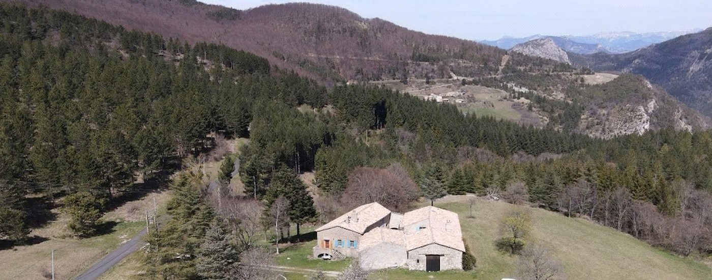 gite-la-chaudiere-drome-vue-aerienne.jpg