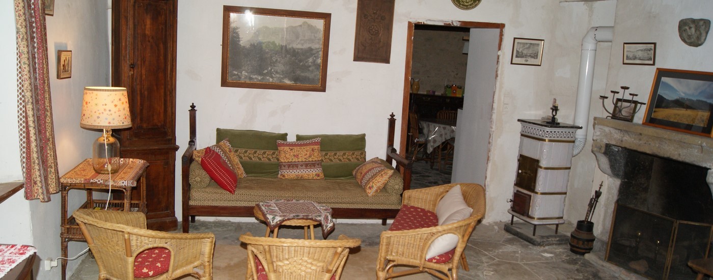 salon-gite-mouton-lachaudiere.jpg